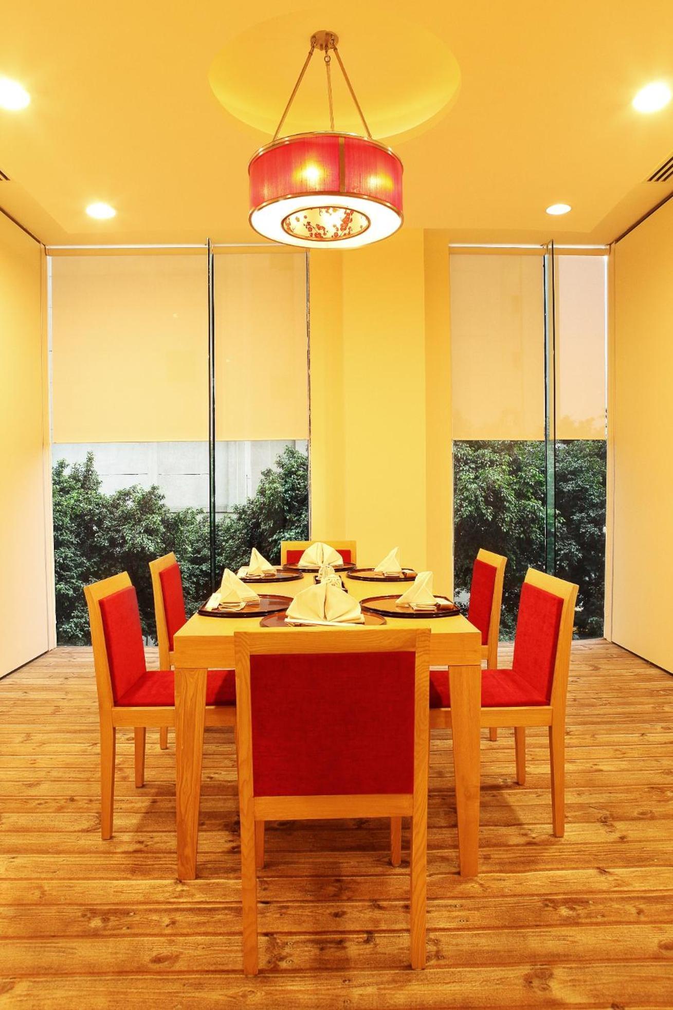 The Metropolitan & Hotel 5*