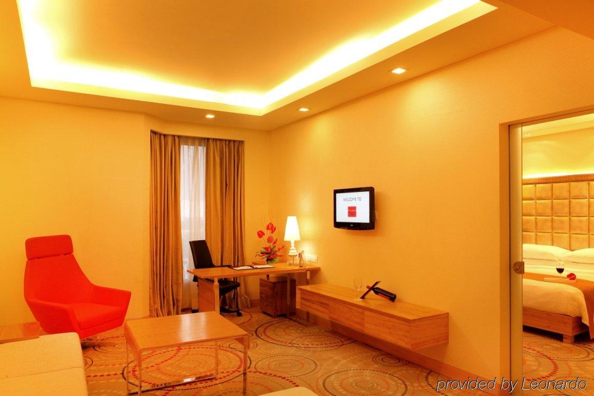 The Metropolitan & 5* New Delhi