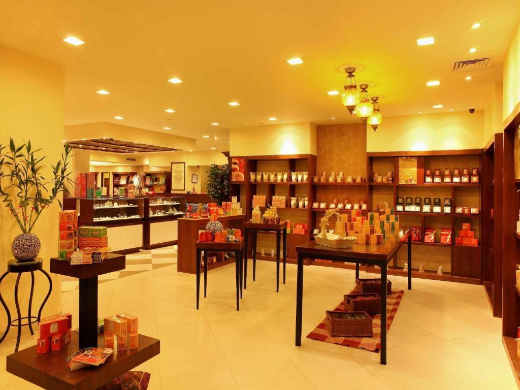The Metropolitan & Hotel 5*