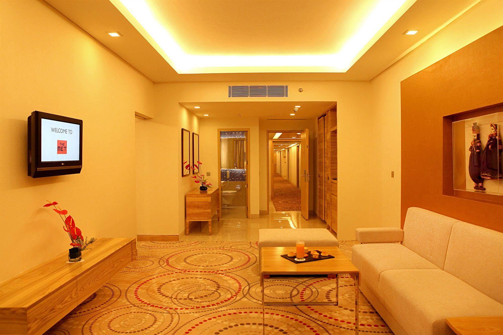 The Metropolitan & Hotel New Delhi