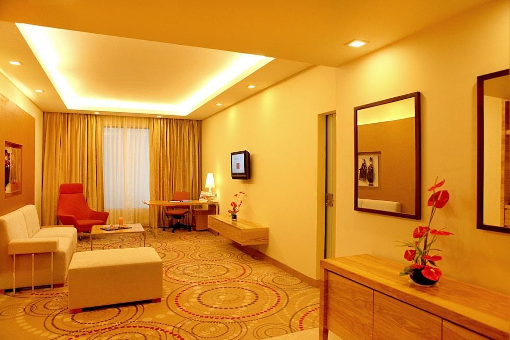 The Metropolitan & Hotel